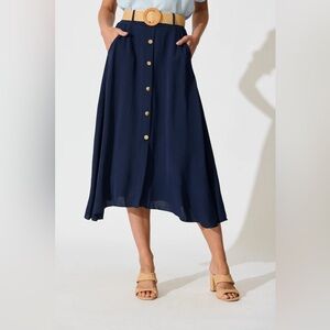Classic Concepts Navy Button-Front Midi Skirt – Medium